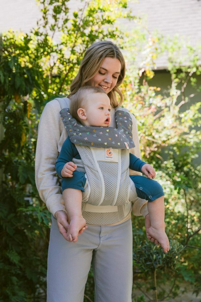 Ergobaby jastučići za grickanje i podbradak za 360 i Omni 360 nosiljku - Chalkboard Stars - Slika 5