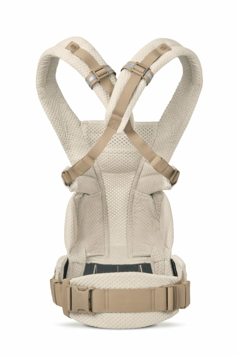Ergonomska i prozračna nosiljka Ergobaby Omni Breeze