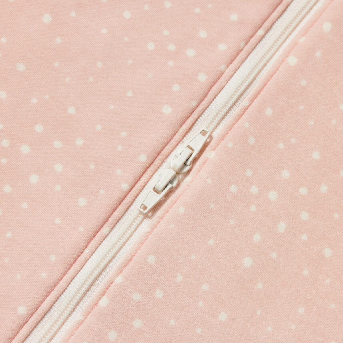 Ergobaby 2-u-1 vreća za spavanje On The Move, Mid-Weight (TOG 1.0), Pink Sand (18-36/L) - Slika 2