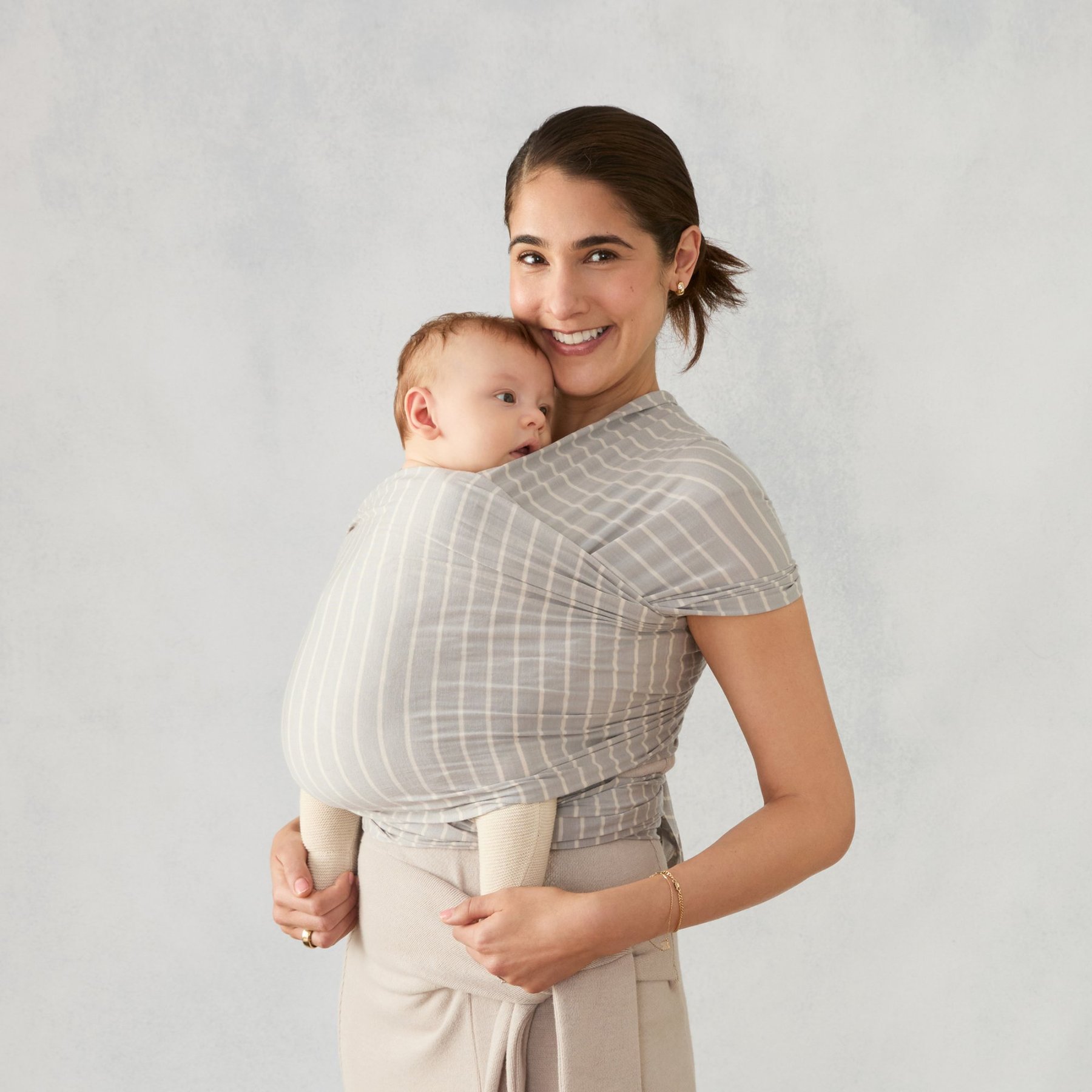 Ergobaby Aura marama Sustainable Knit - Grey Stripes - Slika 8