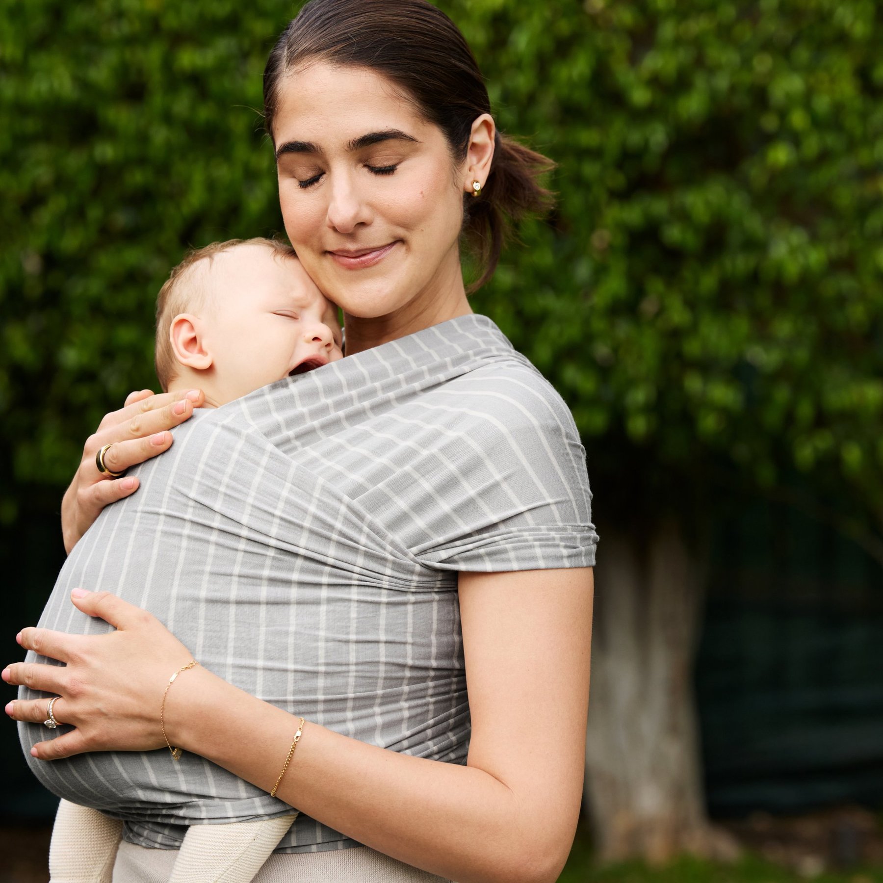 Ergobaby Aura marama Sustainable Knit - Grey Stripes - Slika 11